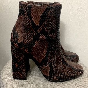 STEVE MADDEN TRIX Brown Black Snake Print Snakeskin Chunky Heel Boots